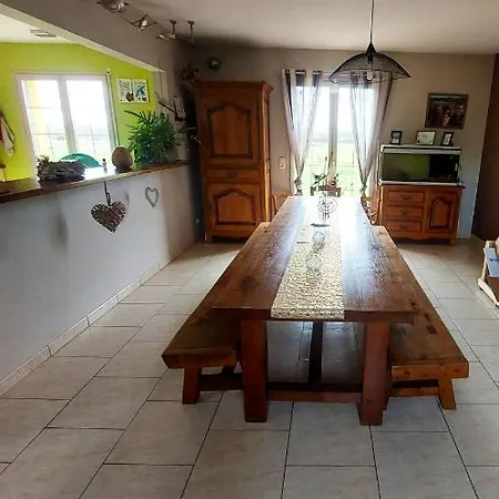 Maison Spacieuse A Roncherolles-en-bray Avec Jardin Prive *